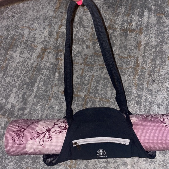 Gaiam other gaiam yoga mat bag carrier black euc mat not included